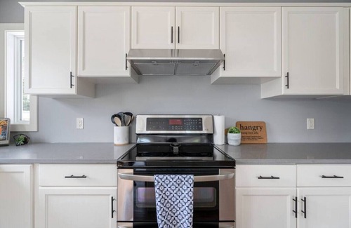 Parkland Beach Apartment | Hilltop Hideaway | Beach | Foosball | Arcade Games