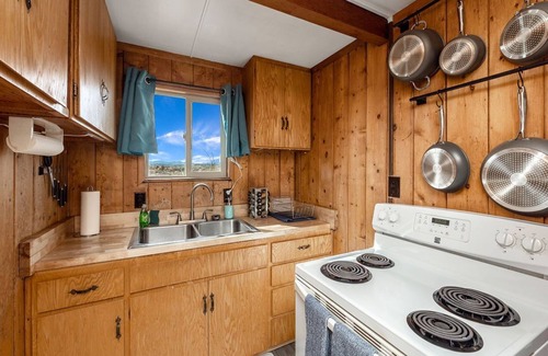 Prescott Cabin | Hilltop Hideaway