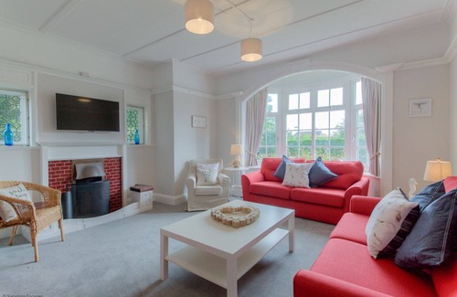 Mundesley Cottage | Hilltop - sleeps 16 guests in 7 bedrooms