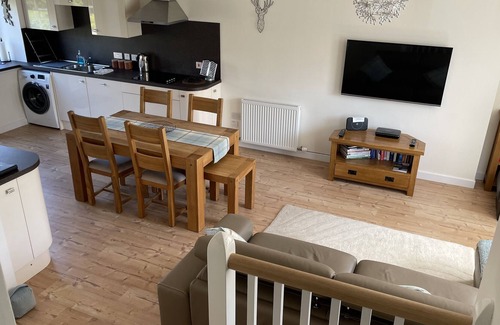 Ballater House | Hillview