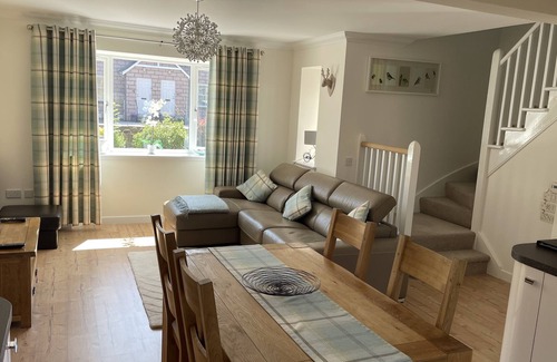 Ballater House | Hillview