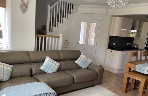 Ballater House | Hillview