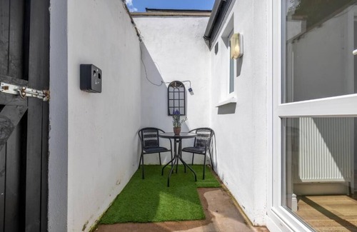 Belfast House | Hillview House