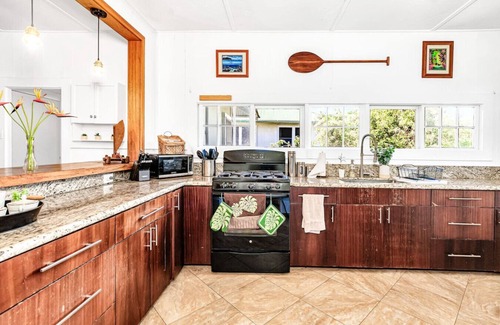 Hilo House | HILO HAVEN-4Bd2Ba Entire House w A/C, BBQ, Firepit