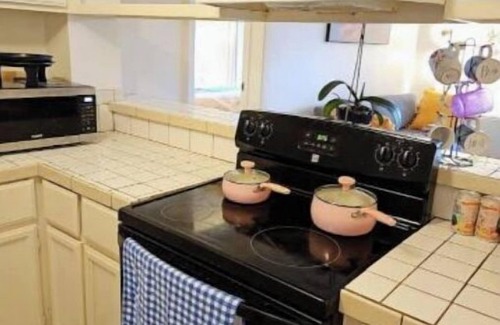 Hilo Condo | Hilo Lagoon 2 BD Condo-A/C, Pool