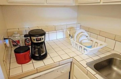 Hilo Condo | Hilo Lagoon 2 BD Condo-A/C, Pool