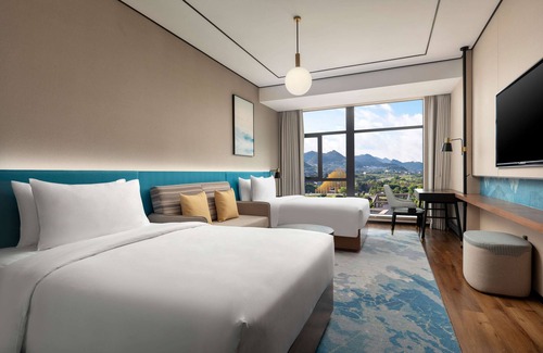 Xingyi Hotel | Hilton Garden Inn Xingyi Wanfenglin