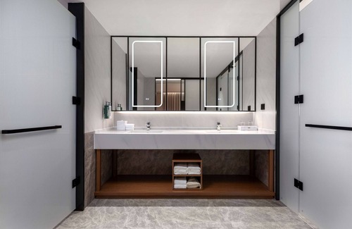 Xingyi Hotel | Hilton Garden Inn Xingyi Wanfenglin