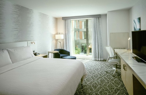 Northwest Bellevue Hotel | Hilton Garden Inn Seattle Bellevue Downtown, WA