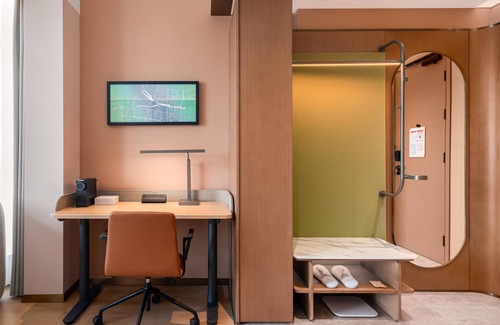 Shihe District Hotel | Hilton Garden Inn Xinyang East Railway Station