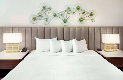 Marco Island Resort | Hilton Marco Island Beach Resort and Spa