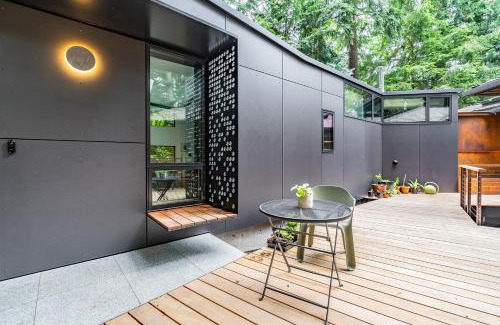 West Bellevue Apartment | Hip Studio Central Bellevue