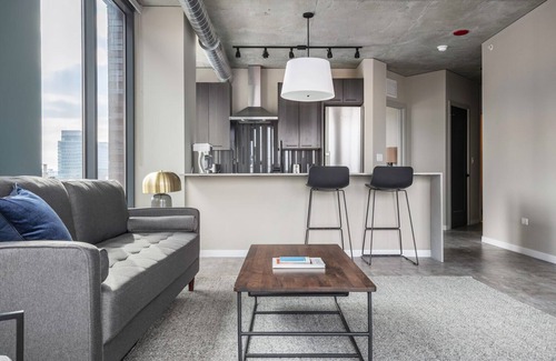 West Loop Apartment | Hip West Loop 2BR w/Gym, Pool, near Fulton Market, by Blueground