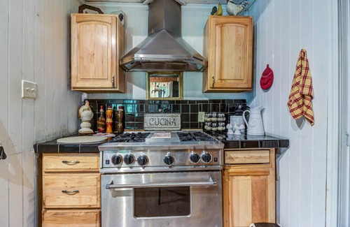 Ocean Springs House | Hippie Hideaway