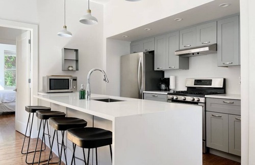 Downtown Knoxville Villa | Historic 1900`s Townhome with a Modern Flair