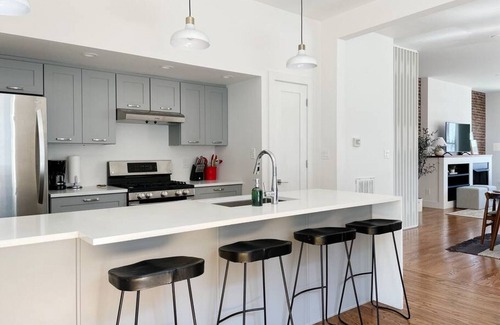 Downtown Knoxville Villa | Historic 1900`s Townhome with a Modern Flair