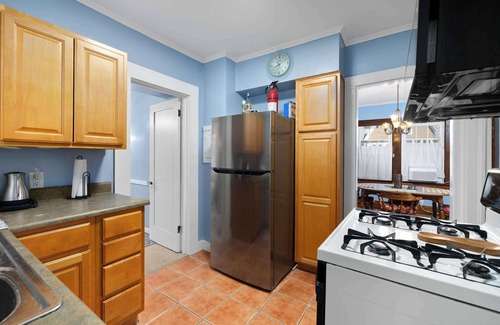 Fort Wayne Apartment | Historic 2 Bdr across from Lakeside Park