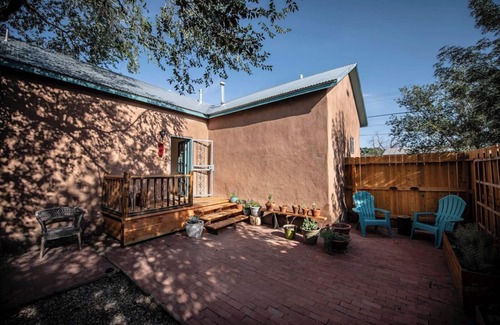 South Guadalupe Trail Cottage | Historic Adobe Home Near Rio Grande/Old Town/Zoo