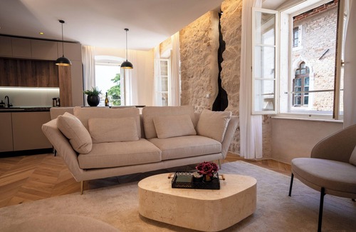 City Center Apartment | Historic Apartment, in pedestrian zone 50 mt from the sea.