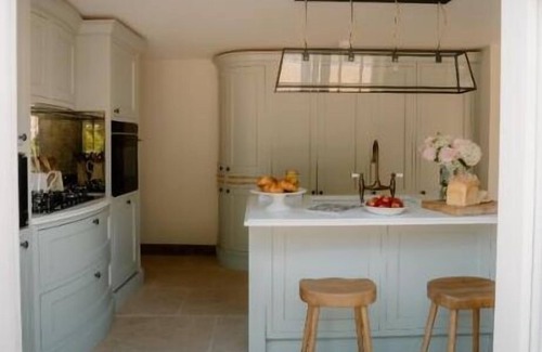 Bunbury House | Historic building offers an inviting retreat with its charming blend of comfort and elegance, sleeping 10 guests