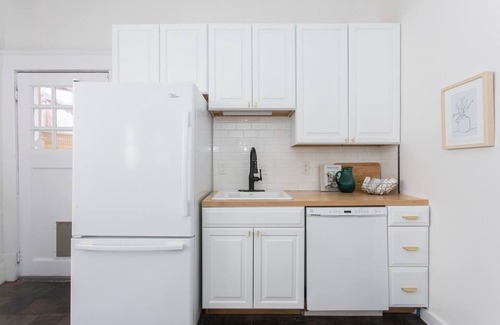 Inman Park House | Historic Candler Park 3br/2ba Bungalow Beauty