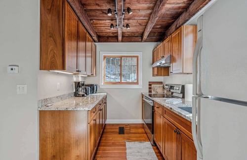 Taftsville House | Historic Charm, Located On the River - Rustic Chic