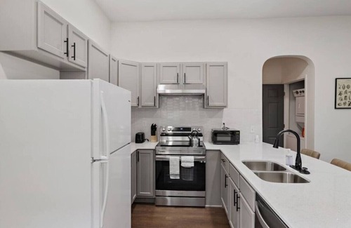 Herron Morton House | Historic Charming 2Story 10BR House | Sleep 20