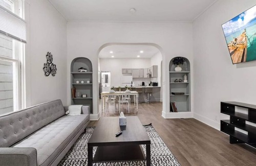 Herron Morton House | Historic Charming 2Story 10BR House | Sleep 20