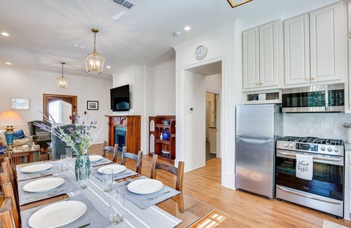 Tyler Apartment | Historic Charnwood Guest House- 1 Mile to Downtown