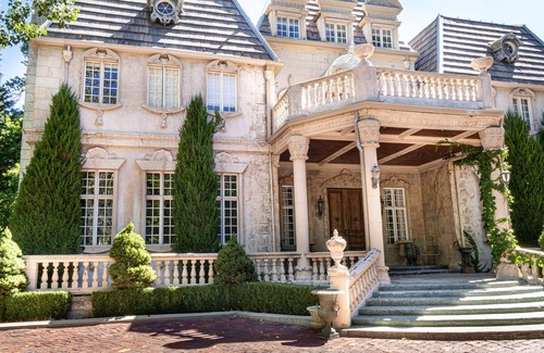 Sandy House | Historic Chateau