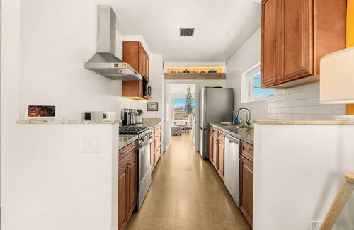 Clarkdale House | Historic Clarkdale House with Mountain Views