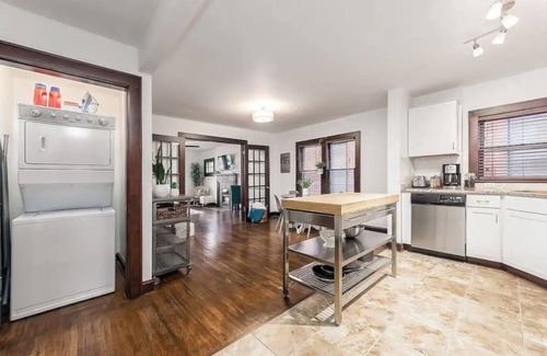 Victorian Village Condo | Historic Condo Downtown Victorian Village , Walk to Short North, OSU, Nationwide