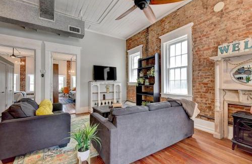 Denison Apartment | Historic Denison Loft with a View