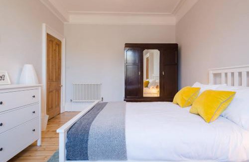 West End Apartment | Historic Edinburgh 1890s Home Turned Relaxing Retreat