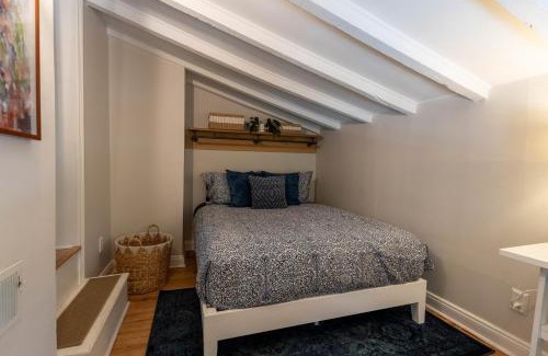 Washington Square West House | Historic Family 3BR Trinity in the Heart of Philly