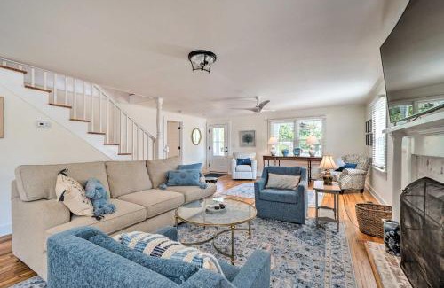 Long Beach House | Historic Family Home Less Than 1 Mi to Long Beach!