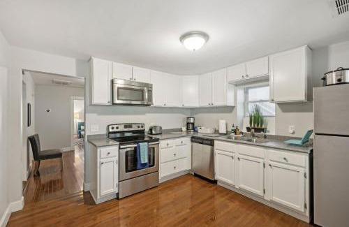 Salemtown House | Historic Family Home *Walk to Bars & Restaurants*