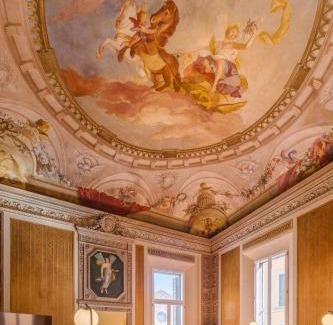 Historic Center Apartment | Historic Frescoed Noble Floor in Central Bologna