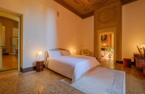 Historic Center Apartment | Historic Frescoed Noble Floor in Central Bologna