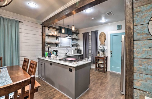 Galveston Cottage | Historic Galveston Home: Walkable Neighborhood!