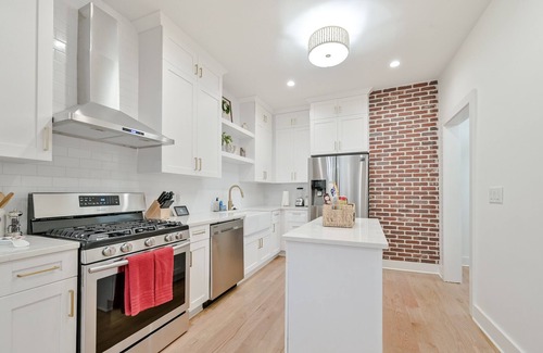 Washington Park House | Historic home in Atlanta, sleeps 14.