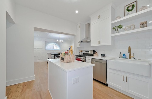 Washington Park House | Historic home in Atlanta, sleeps 14.