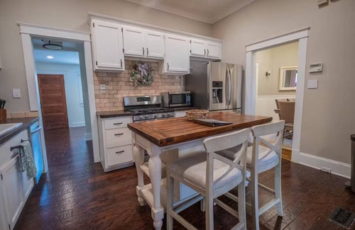 Clinton House | Historic Home in Downtown Clinton