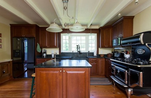 Stanardsville House | Historic home outside of Charlottesville, close to Shenandoah