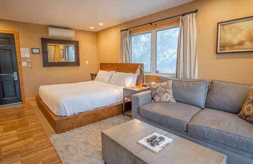 Downtown Park City Hotel | Historic Mainstreet Park City - Junior Suite #44 - Cleaning fees included!