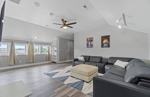 Fort Wayne Apartment | Historic Mansion Penthouse w/Stunning City Views