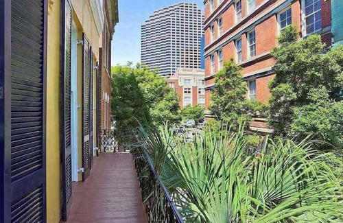 Central Business District Condo | Historic New Orleans Condo With Fantastic Location!