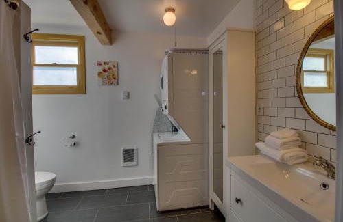 Coupeville House | Historic Officer's Farmhouse at OLF