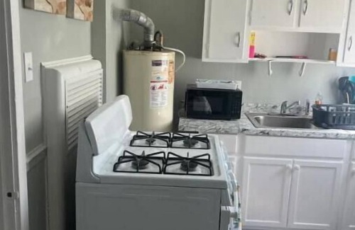 Valdosta Apartment | Historic Peaceful Apt near VSU & SGMC