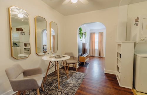 Cooper-Young Historic District House | Historic Revival King Bed Liberty Bowl Memphis 895